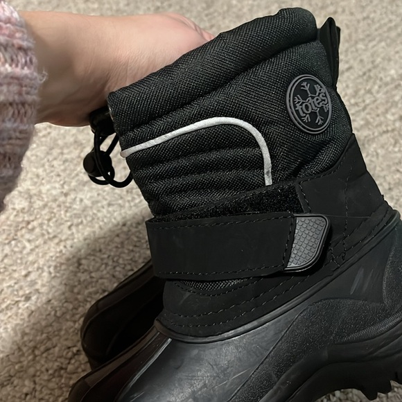 Toddler snow boots! - Picture 4 of 6
